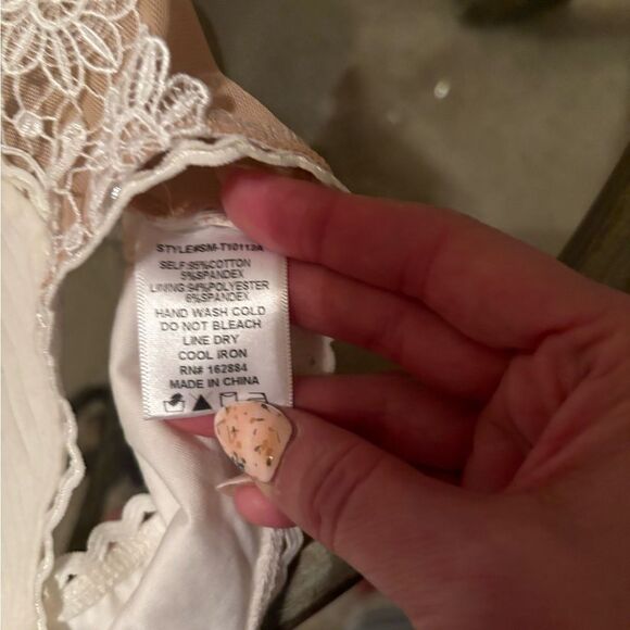 Sky to Moon lace bodysuit - Picture 3 of 4